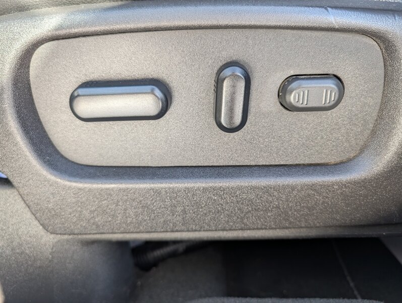 2013 Ford Explorer Limited - Photo 10 - Calgary, AB T2B 2Y9