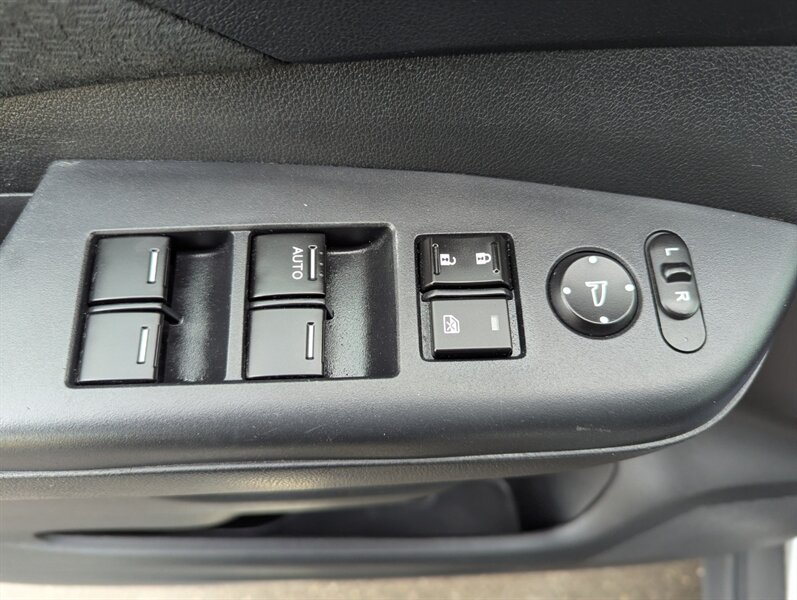 2016 Honda CR-V EX - Photo 9 - Calgary, AB T2B 2Y9