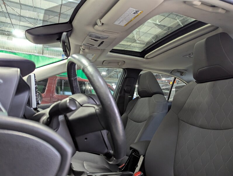2020 Toyota Corolla LE - Photo 12 - Calgary, AB T2B 2Y9