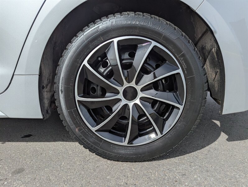 2020 Toyota Corolla LE - Photo 43 - Calgary, AB T2B 2Y9