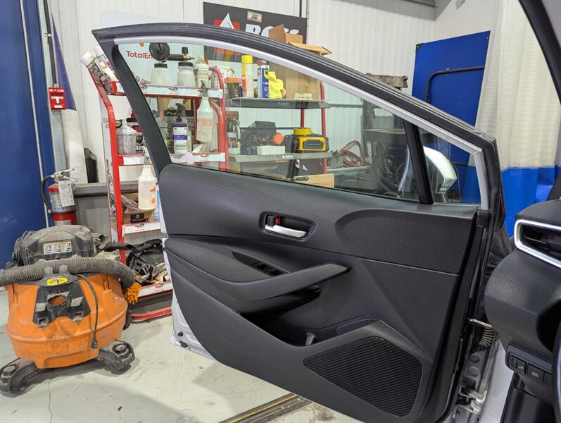 2020 Toyota Corolla LE - Photo 13 - Calgary, AB T2B 2Y9