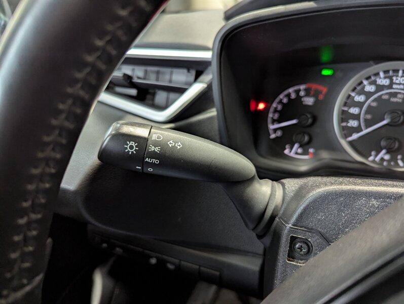 2020 Toyota Corolla LE - Photo 17 - Calgary, AB T2B 2Y9