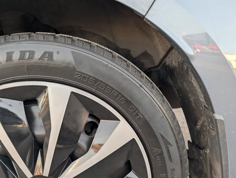 2022 Toyota Corolla SE - Photo 38 - Calgary, AB T2B 2Y9