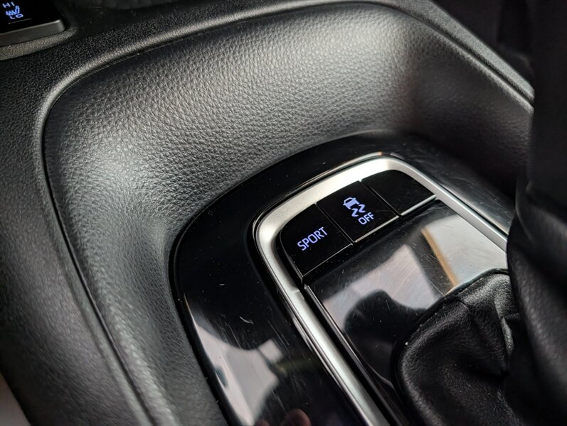 2022 Toyota Corolla SE - Photo 29 - Calgary, AB T2B 2Y9