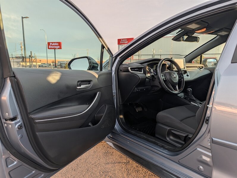 2022 Toyota Corolla SE - Photo 7 - Calgary, AB T2B 2Y9
