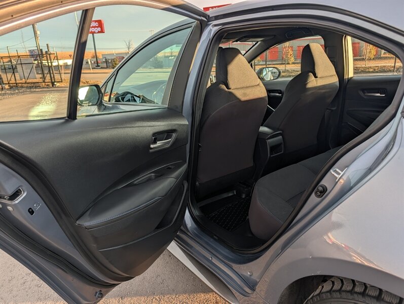 2022 Toyota Corolla SE - Photo 11 - Calgary, AB T2B 2Y9
