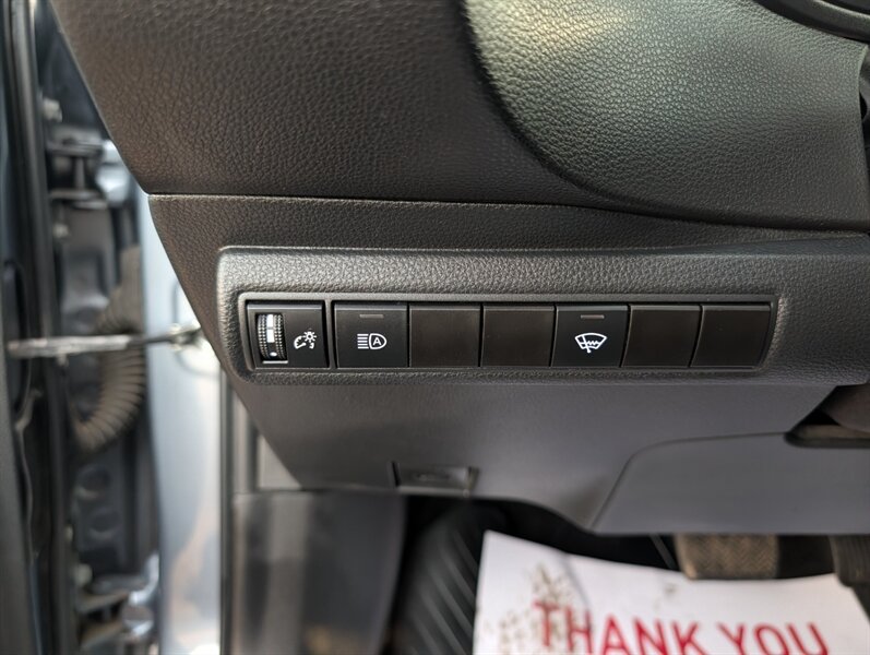 2022 Toyota Corolla SE - Photo 17 - Calgary, AB T2B 2Y9