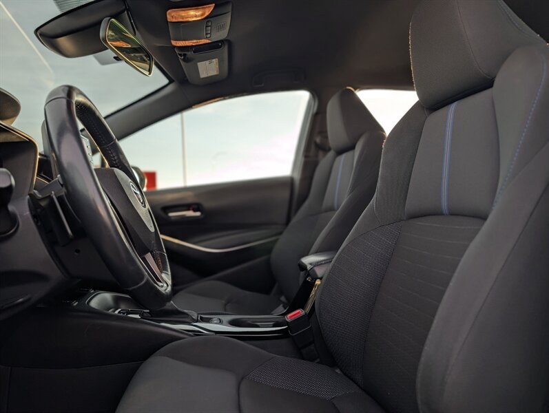 2022 Toyota Corolla SE - Photo 9 - Calgary, AB T2B 2Y9