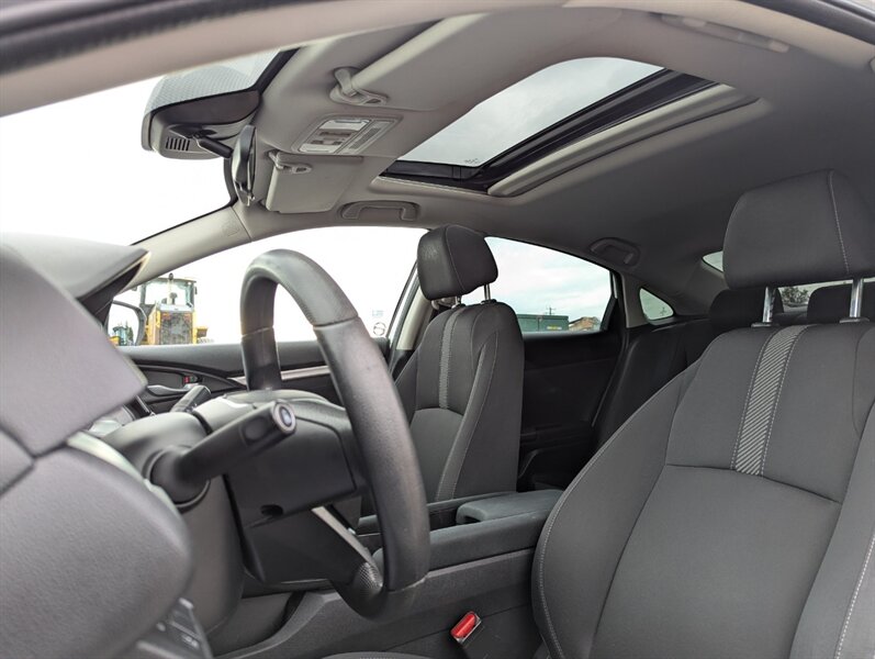 2017 Honda Civic EX w/Honda Sensing - Photo 13 - Calgary, AB T2B 2Y9
