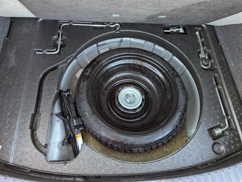 2012 Mazda Mazda3 i Touring - Photo 33 - Calgary, AB T2B 2Y9