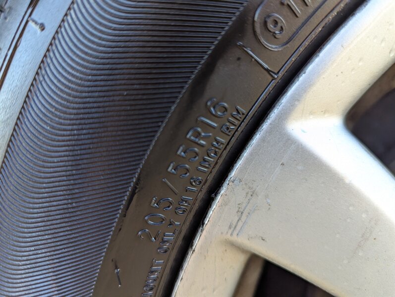 2012 Mazda Mazda3 i Touring - Photo 40 - Calgary, AB T2B 2Y9