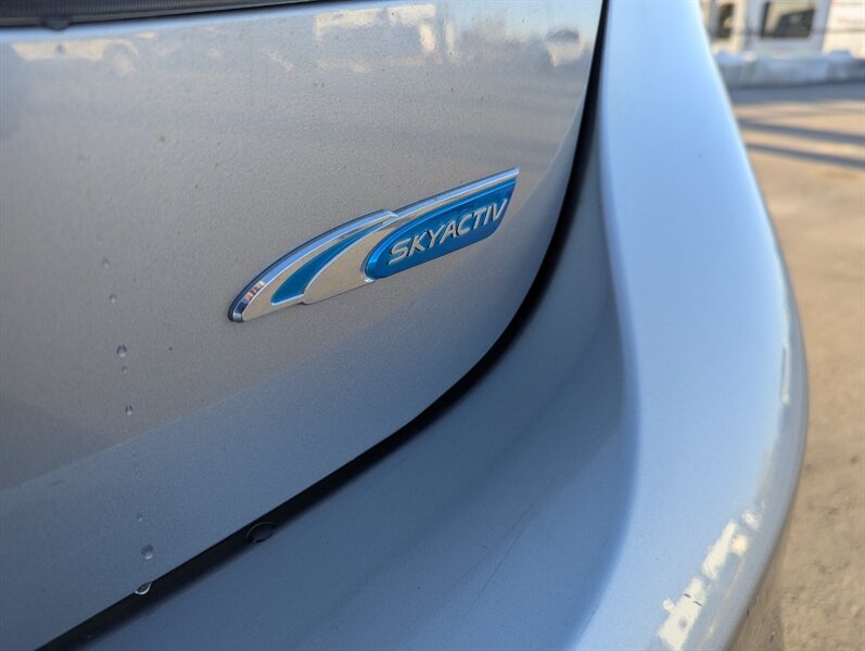 2012 Mazda Mazda3 i Touring - Photo 38 - Calgary, AB T2B 2Y9