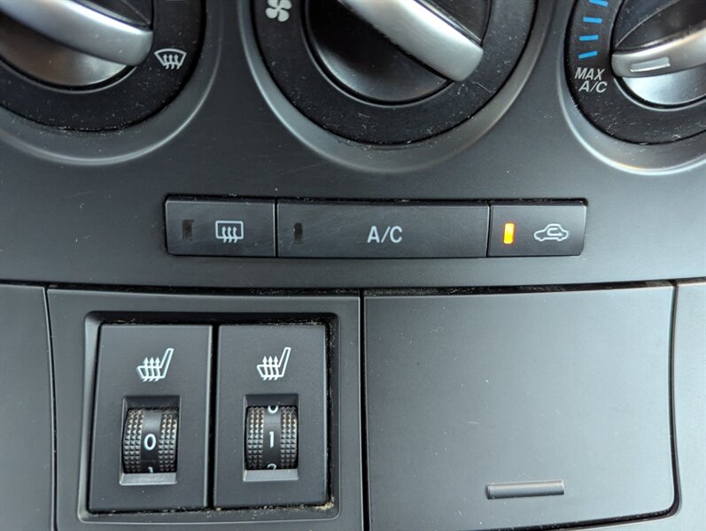 2012 Mazda Mazda3 i Touring - Photo 23 - Calgary, AB T2B 2Y9