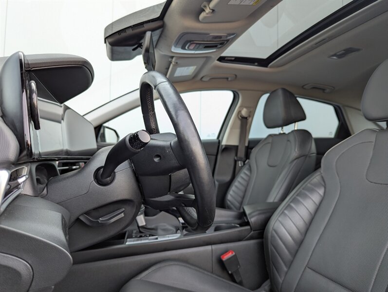 2023 Hyundai ELANTRA SEL - Photo 12 - Calgary, AB T2B 2Y9