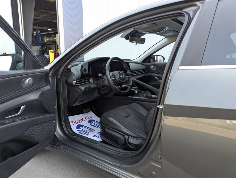 2023 Hyundai ELANTRA SEL - Photo 7 - Calgary, AB T2B 2Y9
