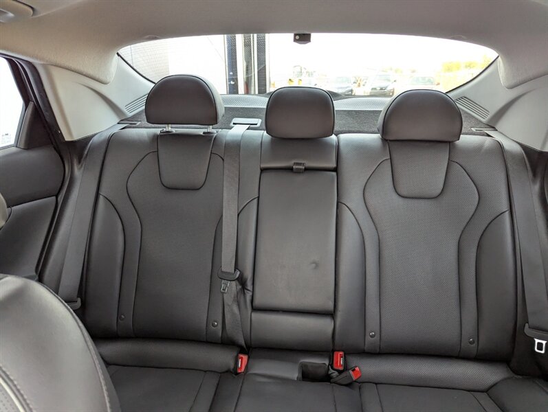 2023 Hyundai ELANTRA SEL - Photo 27 - Calgary, AB T2B 2Y9