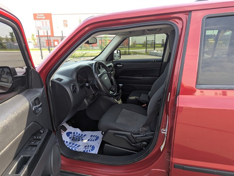 2010 Jeep Patriot Sport - Photo 9 - Calgary, AB T2B 2Y9