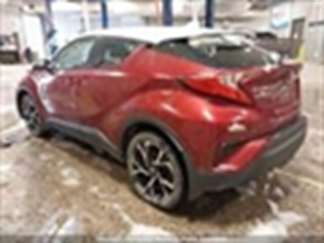 2019 Toyota C-HR XLE - Photo 2 - Calgary, AB T2B 2Y9