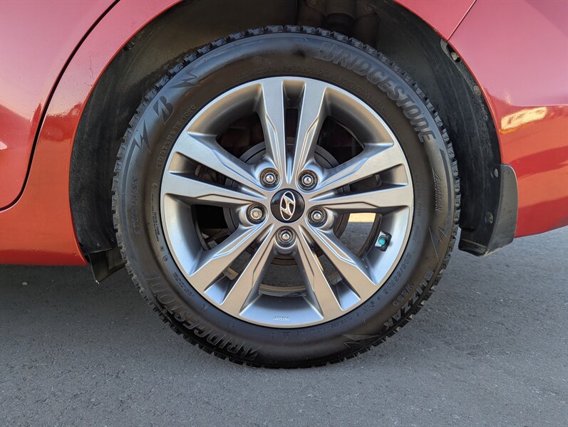 2019 Hyundai ELANTRA SEL   - Photo 38 - Calgary, AB T2B 2Y9