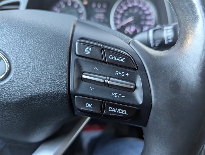 2019 Hyundai ELANTRA SEL   - Photo 16 - Calgary, AB T2B 2Y9