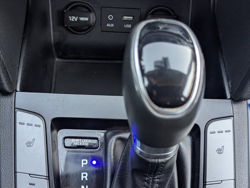 2019 Hyundai ELANTRA SEL   - Photo 24 - Calgary, AB T2B 2Y9