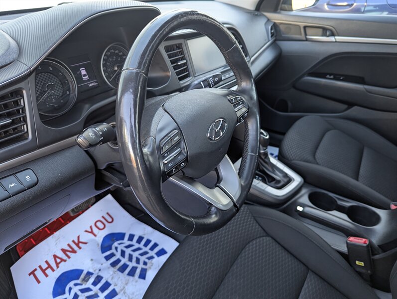 2019 Hyundai ELANTRA SEL   - Photo 13 - Calgary, AB T2B 2Y9