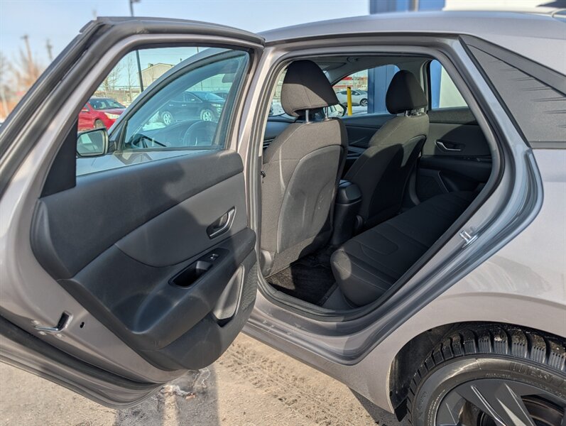 2023 Hyundai ELANTRA SEL - Photo 10 - Calgary, AB T2B 2Y9