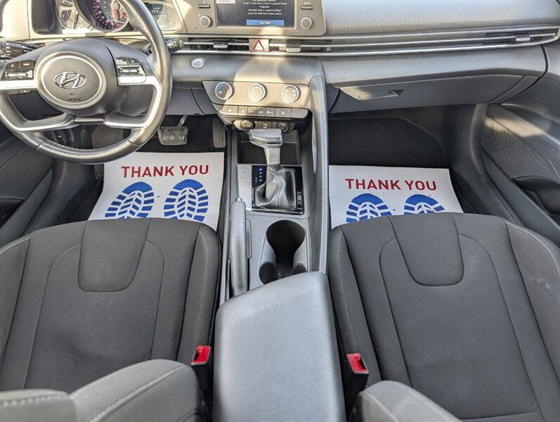 2023 Hyundai ELANTRA SEL - Photo 13 - Calgary, AB T2B 2Y9