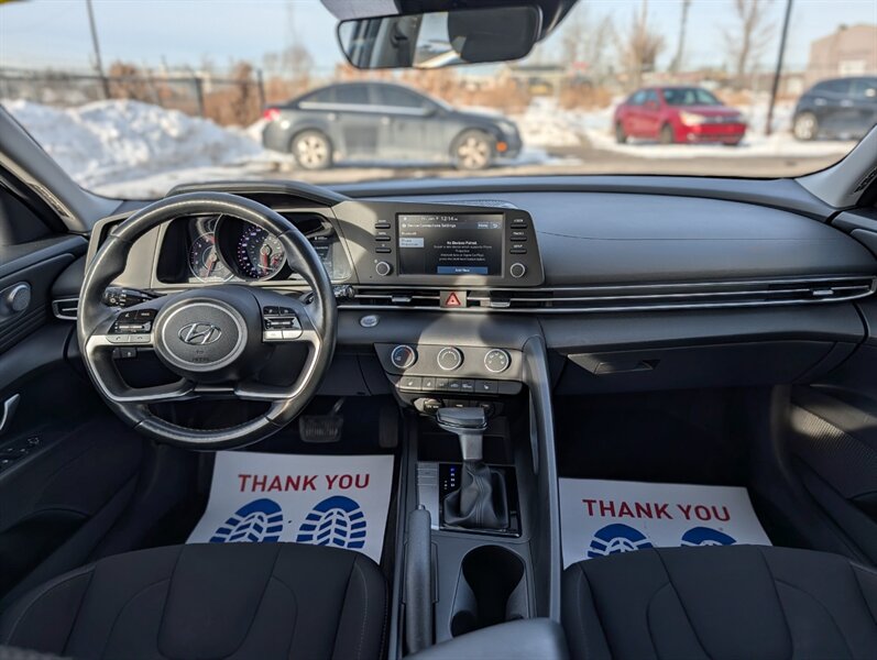 2023 Hyundai ELANTRA SEL - Photo 12 - Calgary, AB T2B 2Y9