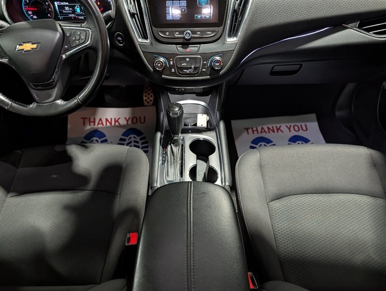 2017 Chevrolet Malibu LT - Photo 15 - Calgary, AB T2B 2Y9