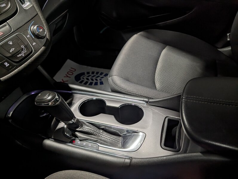 2017 Chevrolet Malibu LT - Photo 30 - Calgary, AB T2B 2Y9