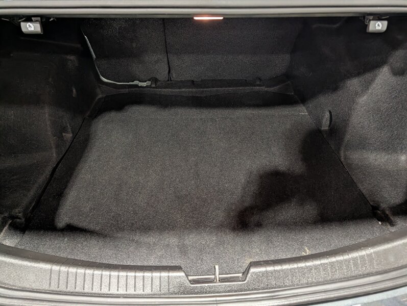 2017 Chevrolet Malibu LT - Photo 37 - Calgary, AB T2B 2Y9