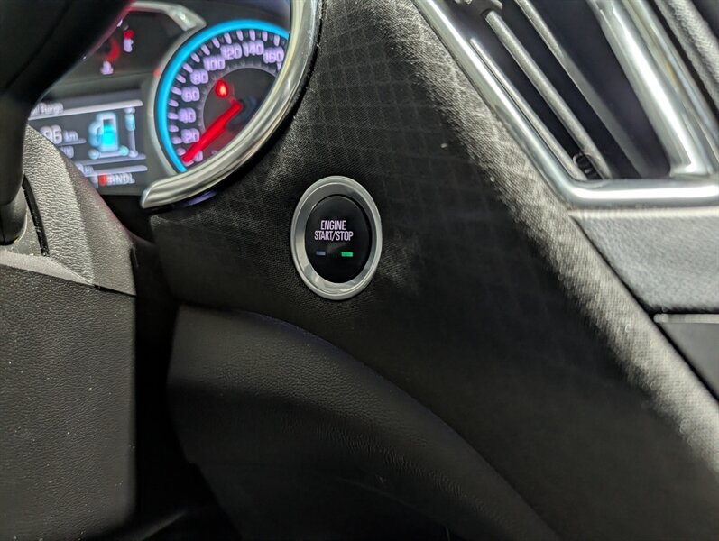 2017 Chevrolet Malibu LT - Photo 28 - Calgary, AB T2B 2Y9