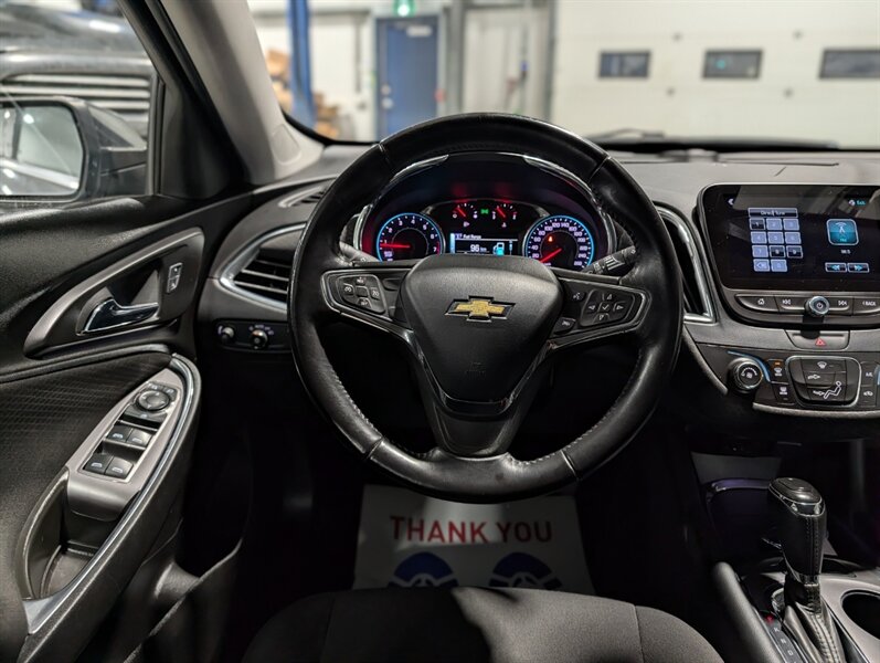 2017 Chevrolet Malibu LT - Photo 16 - Calgary, AB T2B 2Y9