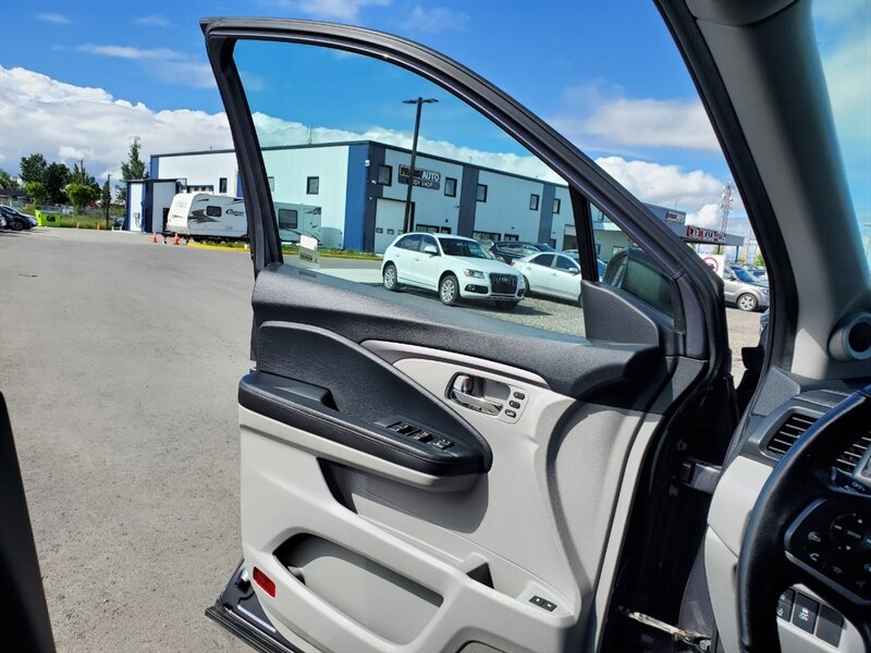 2020 Honda Pilot EX-L w/Navi - Photo 15 - Calgary, AB T2B 2Y9