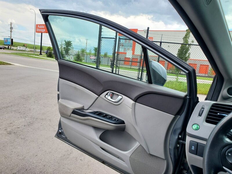 2012 Honda Civic EX - Photo 14 - Calgary, AB T2B 2Y9