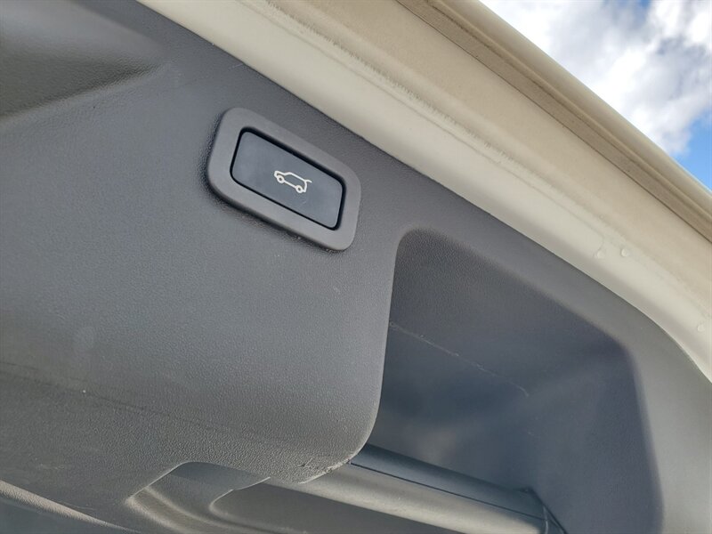2017 Land Rover Discovery Sport HSE - Photo 38 - Calgary, AB T2B 2Y9