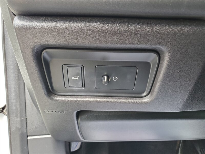 2017 Land Rover Discovery Sport HSE - Photo 13 - Calgary, AB T2B 2Y9