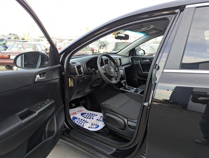 2017 Kia Sportage LX - Photo 7 - Calgary, AB T2B 2Y9