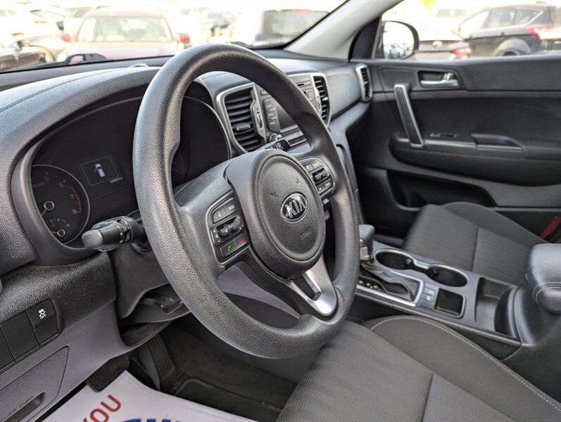 2017 Kia Sportage LX - Photo 11 - Calgary, AB T2B 2Y9