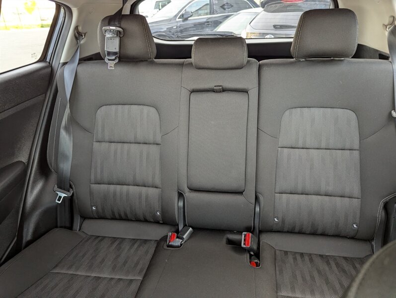 2017 Kia Sportage LX - Photo 27 - Calgary, AB T2B 2Y9