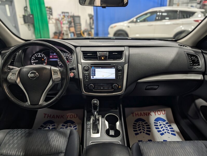 2016 Nissan Altima 2.5 SV - Photo 14 - Calgary, AB T2B 2Y9