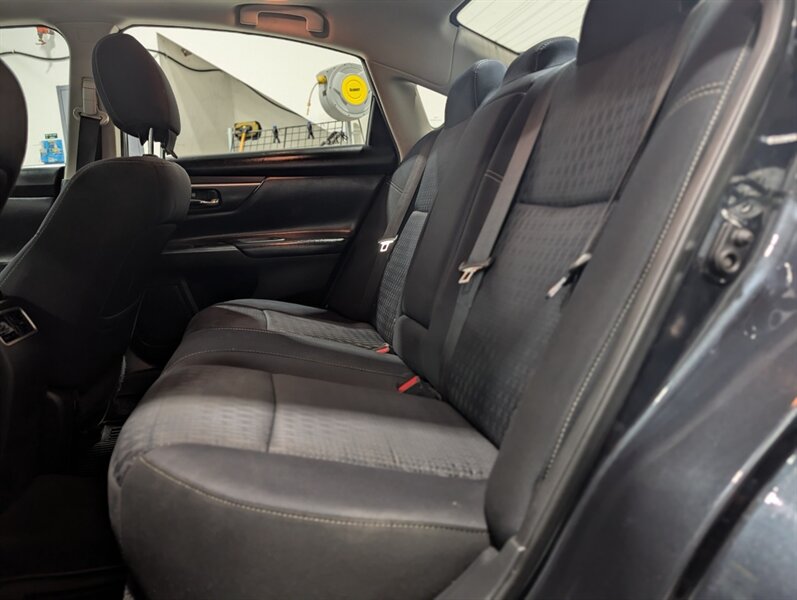 2016 Nissan Altima 2.5 SV - Photo 12 - Calgary, AB T2B 2Y9