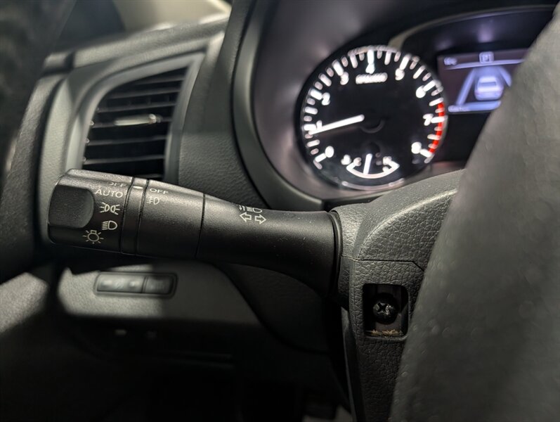 2016 Nissan Altima 2.5 SV - Photo 24 - Calgary, AB T2B 2Y9