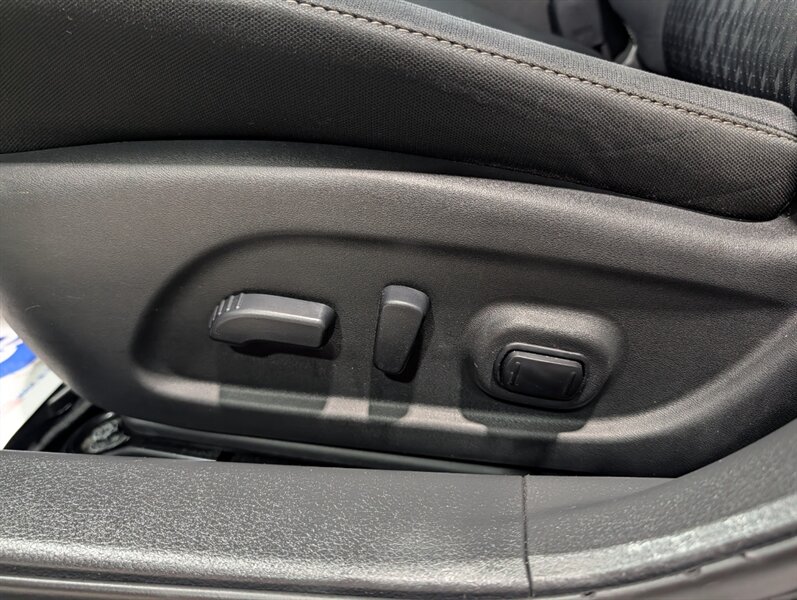 2016 Nissan Altima 2.5 SV - Photo 19 - Calgary, AB T2B 2Y9