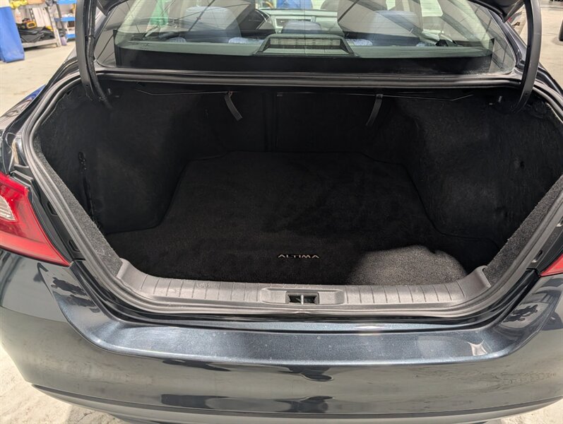 2016 Nissan Altima 2.5 SV - Photo 34 - Calgary, AB T2B 2Y9