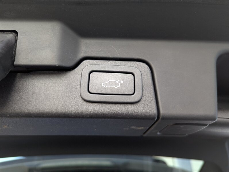 2015 Land Rover Range Rover Evoque Dynamic - Photo 36 - Calgary, AB T2B 2Y9