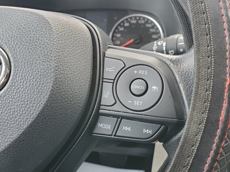 2019 Toyota RAV4 LE - Photo 16 - Calgary, AB T2B 2Y9