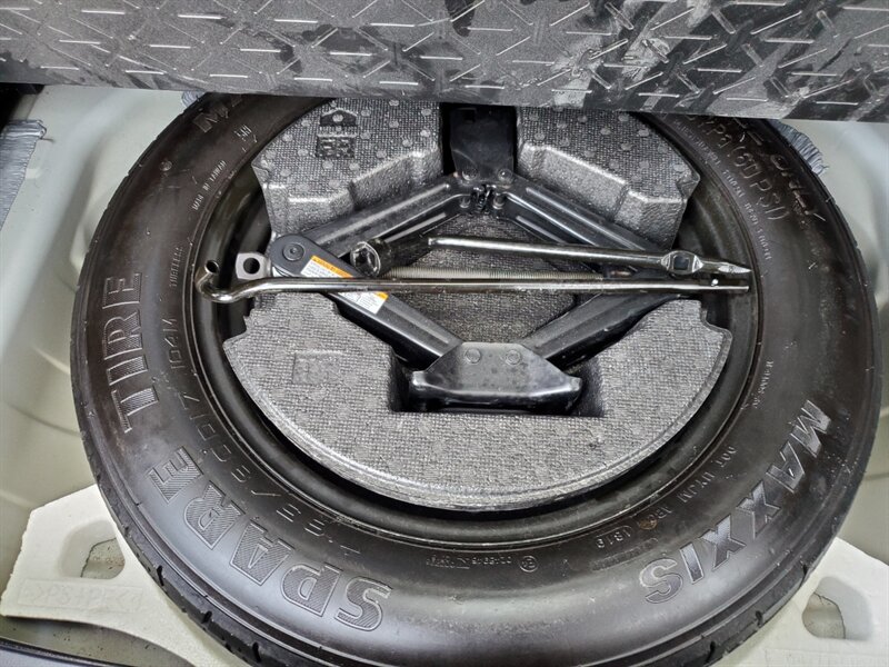 2019 Toyota RAV4 LE - Photo 34 - Calgary, AB T2B 2Y9