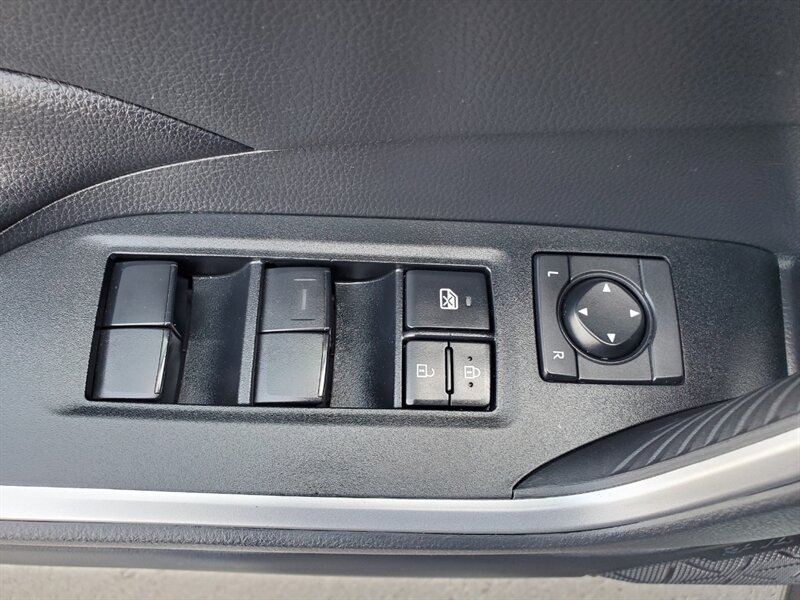 2019 Toyota RAV4 LE - Photo 10 - Calgary, AB T2B 2Y9